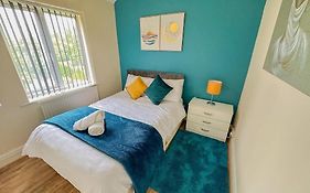 Hilltop Place Suites , Parkway M1 J33